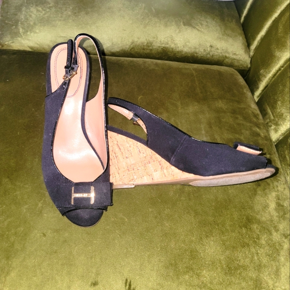 Misses sz 8.5 Tommy Hilfiger black Strap Cork wedge Heels open toe sandals.